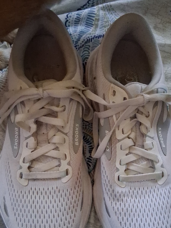 Brooks Shoes - Brooks Women's Running Sneakers in Pale Pink and White
